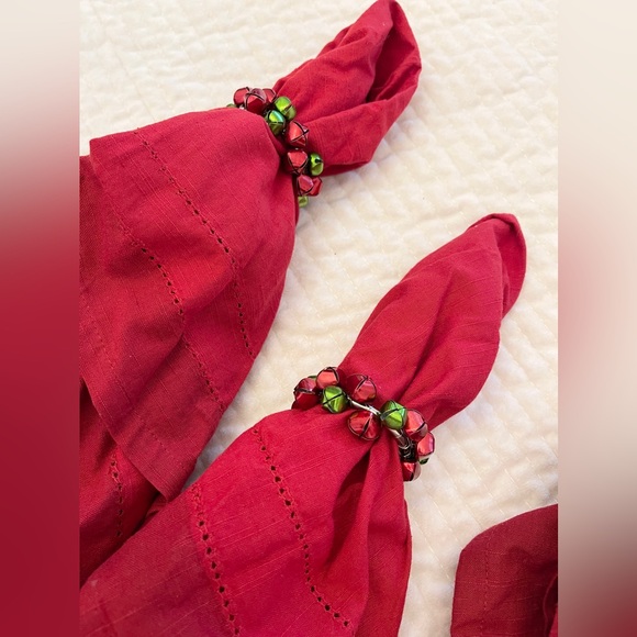 NWOT Holiday Napkins & Rings - Picture 2 of 5